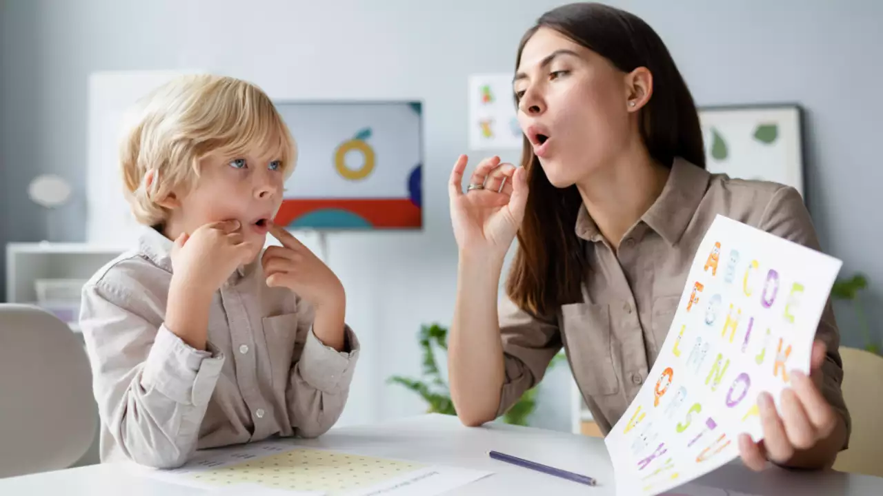 Penyebab dan Cara Mengatasi Anak Terlambat Bicara, Panduan Lengkap untuk Orang Tua