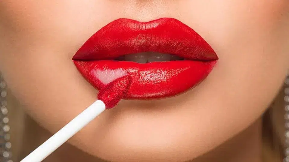 Rahasia Bibir Cantik, Tips agar Lipstik Tahan Lama